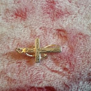 ⭐PERFECT GIFT... Sterling cross & chain